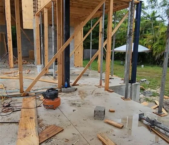 8735 SW 107th St, Miami FL 33176