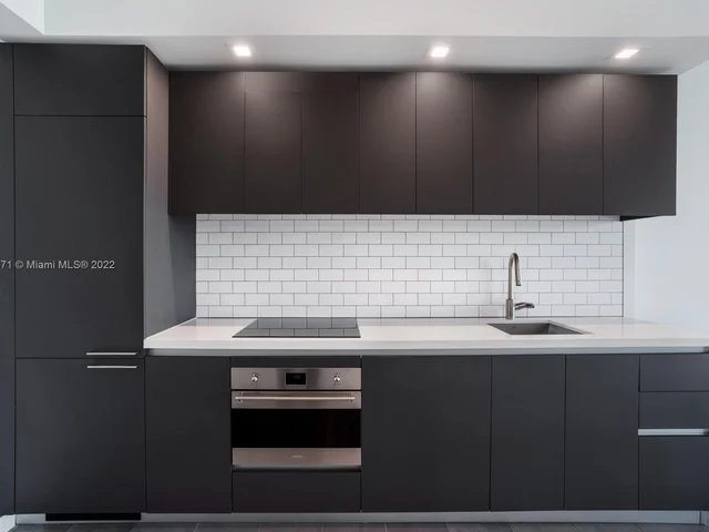 227 NE 2nd # 2404, Miami FL 33132