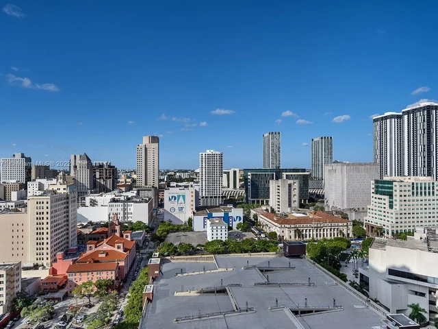 227 NE 2nd # 2404, Miami FL 33132