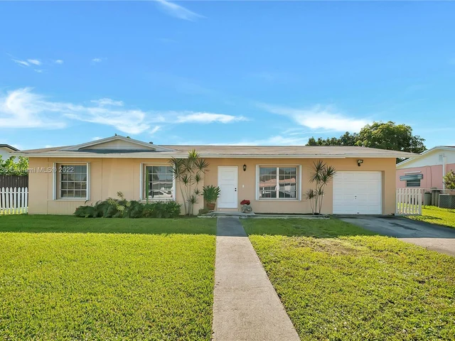 10910 SW 156th St, Miami FL 33157
