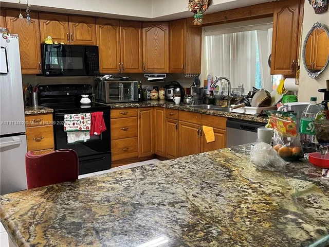 4831 Taylor St, Hollywood FL 33021