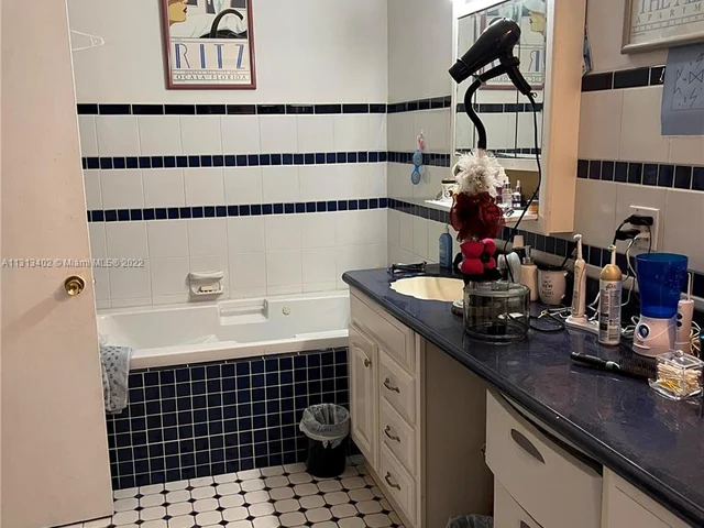 4831 Taylor St, Hollywood FL 33021