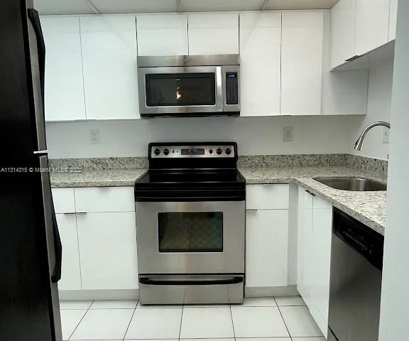 482 NW 165th St Rd # 607, Miami FL 33169