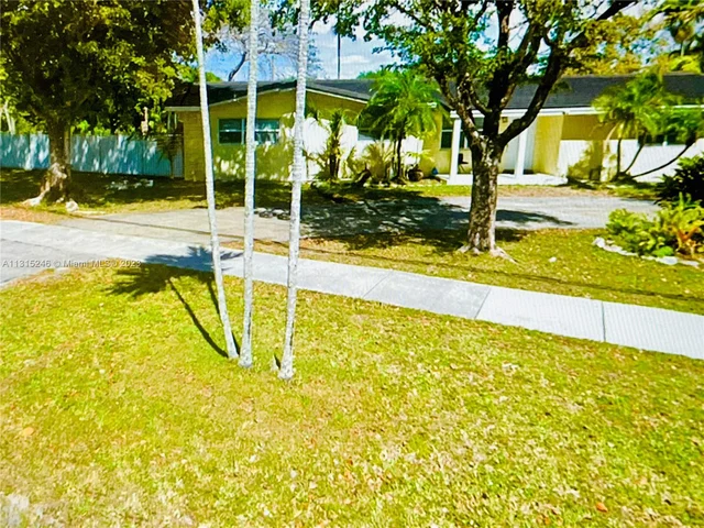 13550 SW 99th Pl, Miami FL 33176