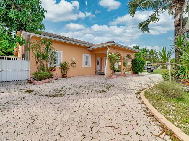 2820 SW 80th Ave, Miami FL 33155