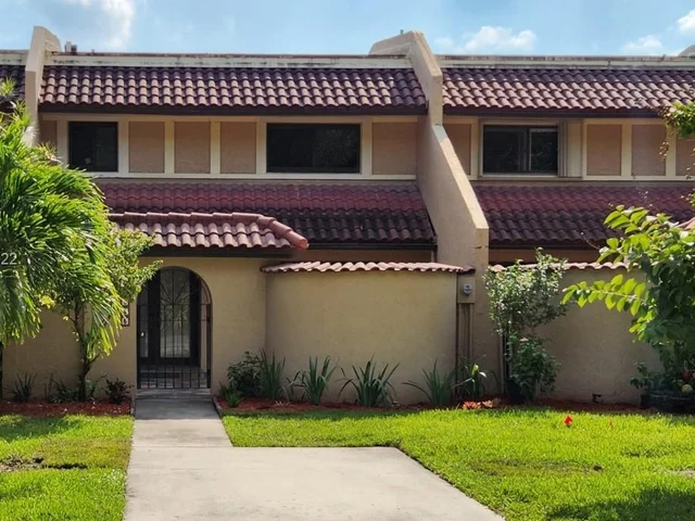 3855 Alcantara Ave # 75B, Doral FL 33178