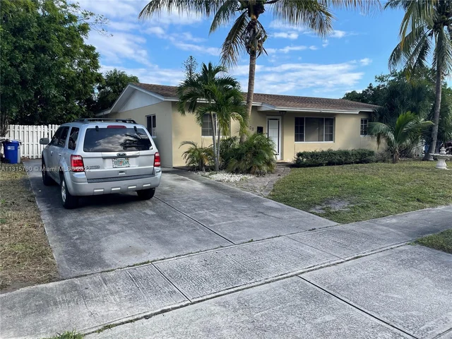 1670 NW 2nd Ave, Pompano Beach FL 33060