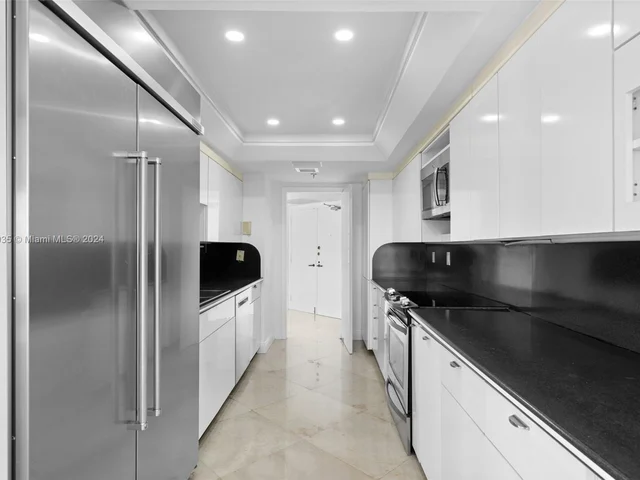 520 Brickell Key Dr # 03, Miami FL 33131