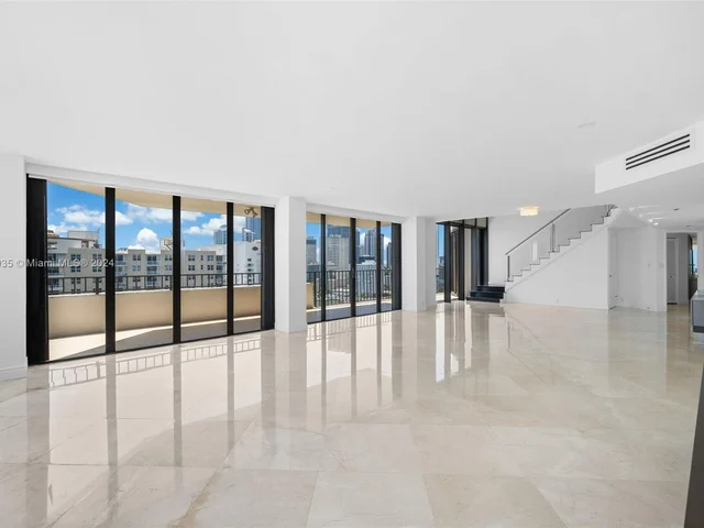 520 Brickell Key Dr # 03, Miami FL 33131