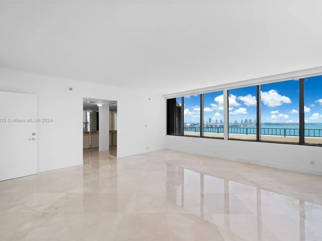 520 Brickell Key Dr # 03, Miami FL 33131