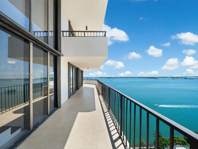520 Brickell Key Dr # 03, Miami FL 33131