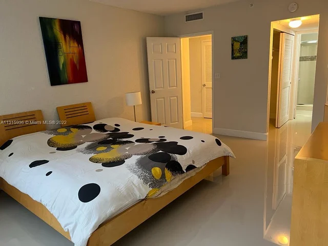 1500 Bay Rd # 1500, Miami Beach FL 33139