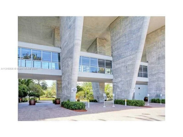 1500 Bay Rd # 1500, Miami Beach FL 33139