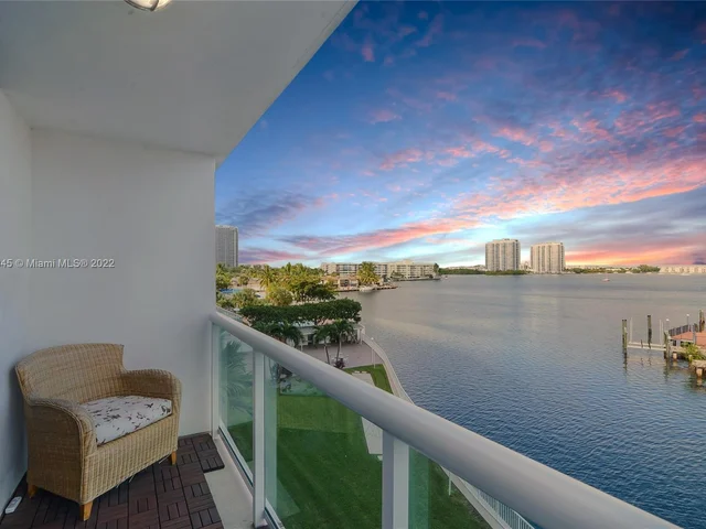 2841 NE 163rd St # 411, North Miami Beach FL 33160