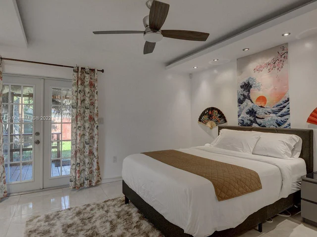 1327 Madison St, Hollywood FL 33019