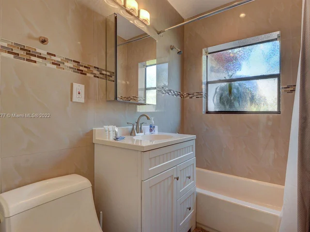 1327 Madison St, Hollywood FL 33019