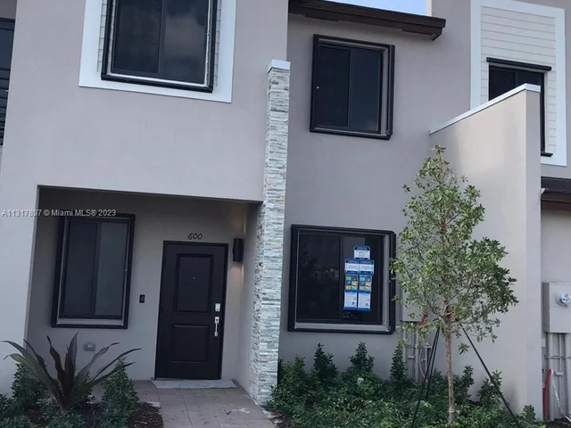 729 NE 208th Terrace # 729, Miami FL 33179