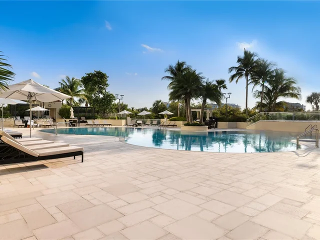 300 S Pointe Dr # 303, Miami Beach FL 33139