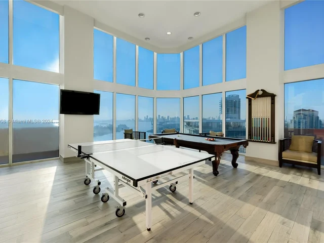 300 S Pointe Dr # 303, Miami Beach FL 33139