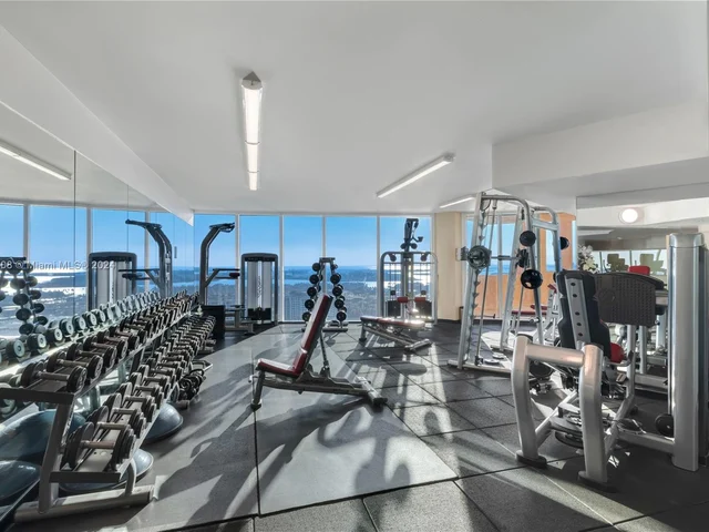 300 S Pointe Dr # 303, Miami Beach FL 33139