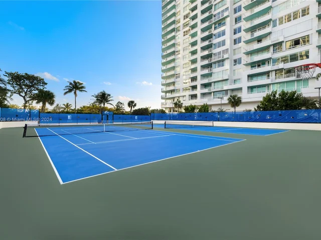 300 S Pointe Dr # 303, Miami Beach FL 33139