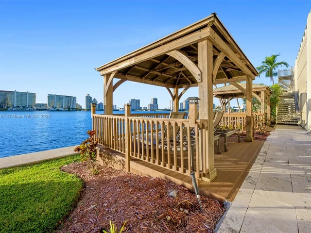 18100 N Bay Rd # 1003, Sunny Isles Beach FL 33160