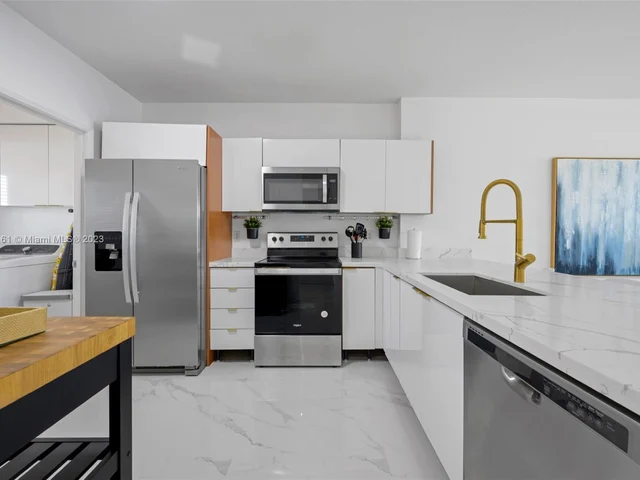 18100 N Bay Rd # 1003, Sunny Isles Beach FL 33160