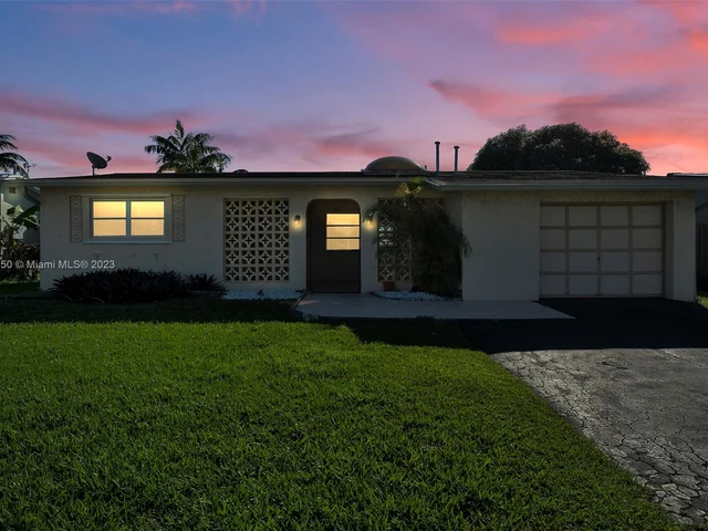 9480 NW 24th Pl, Sunrise FL 33322