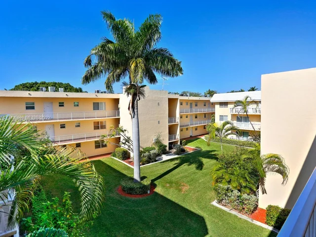 100 Edgewater Dr # 222, Coral Gables FL 33133