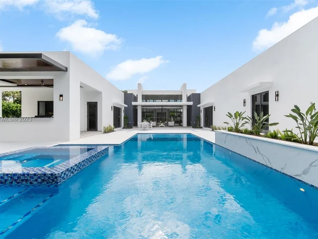 9765 SW 110th St, Miami FL 33176