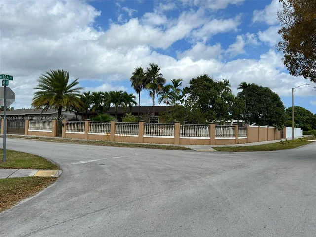18605 NW 48th Ave, Miami Gardens FL 33055