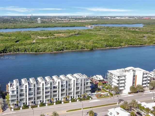 2870 N Ocean Dr, Hollywood FL 33019