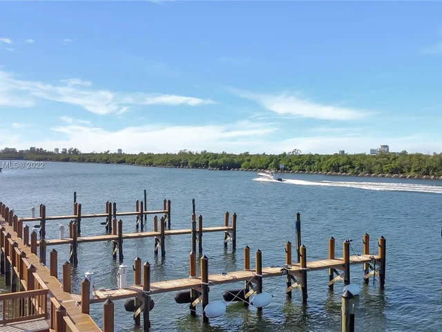 2870 N Ocean Dr, Hollywood FL 33019