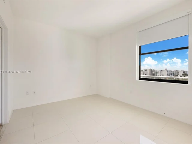 10201 E Bay Harbor Dr, Bay Harbor Islands FL 33154