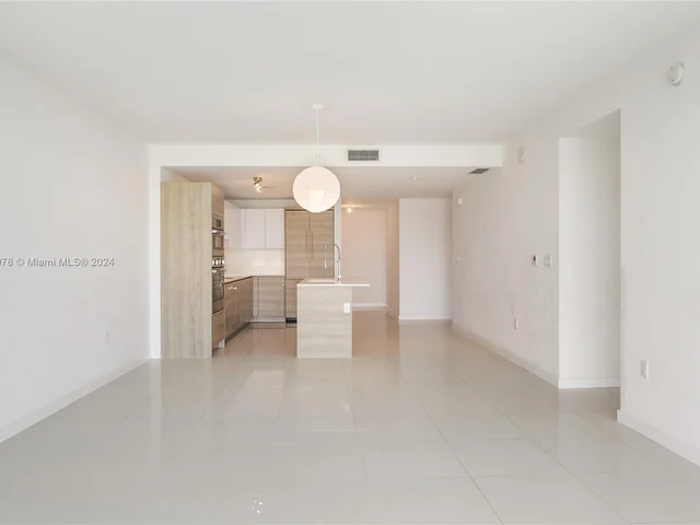 10201 E Bay Harbor Dr, Bay Harbor Islands FL 33154