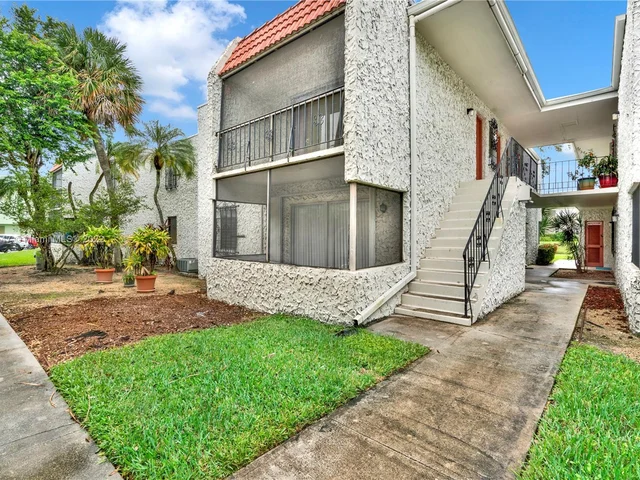8701 SW 141st St # F1, Palmetto Bay FL 33176