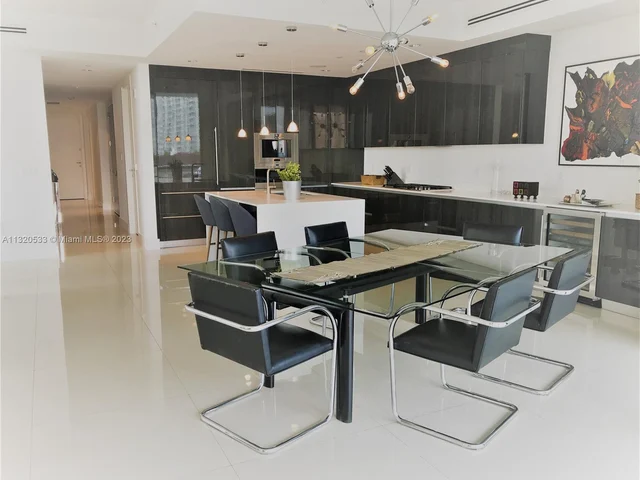 3250 NE 188 St # 401, Aventura FL 33180