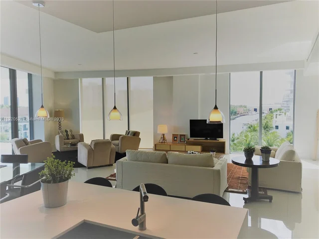 3250 NE 188 St # 401, Aventura FL 33180