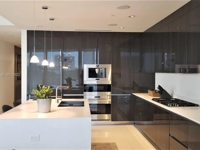 3250 NE 188 St # 401, Aventura FL 33180