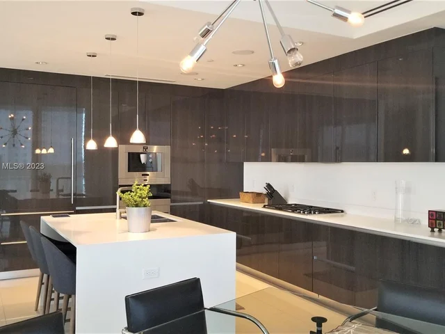 3250 NE 188 St # 401, Aventura FL 33180