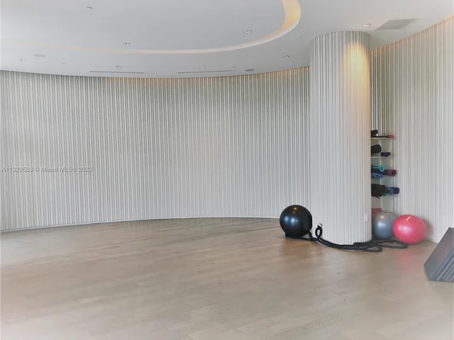 3250 NE 188 St # 401, Aventura FL 33180