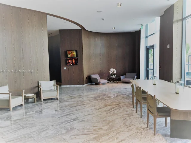 3250 NE 188 St # 401, Aventura FL 33180