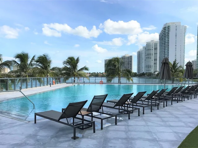 3250 NE 188 St # 401, Aventura FL 33180