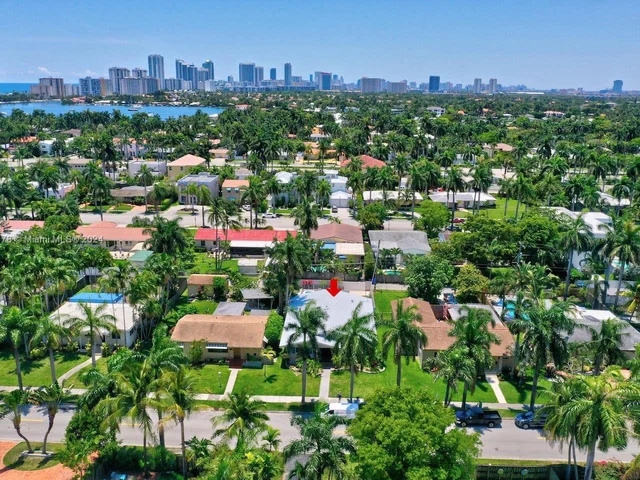 932 Polk St, Hollywood FL 33019