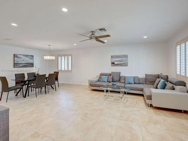 932 Polk St, Hollywood FL 33019