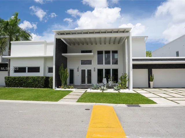 3455 NW 82nd Ct, Doral FL 33122