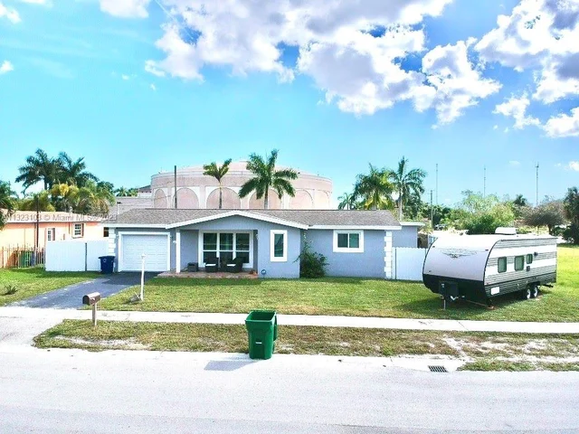 2281 SW 67th Way, Miramar FL 33023