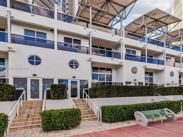 400 Alton Rd # 2A, Miami Beach FL 33139