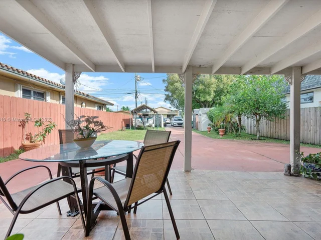 2228 SW 57th Ct, Miami FL 33155