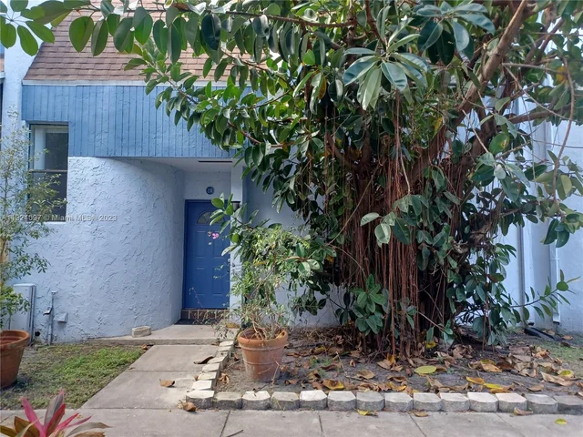 2800 S University Dr # 2A, Davie FL 33328